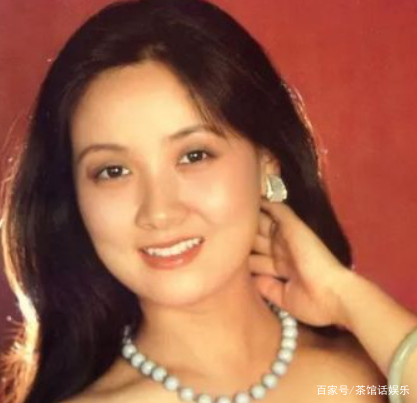 著名音乐人苏越狱中离世，替夫还债的妻子安雯如今过得怎么样？