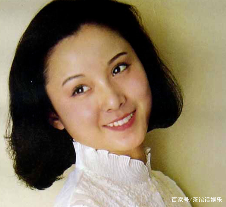 著名音乐人苏越狱中离世，替夫还债的妻子安雯如今过得怎么样？