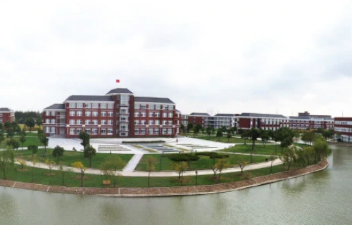 文科三百分能上什么大学