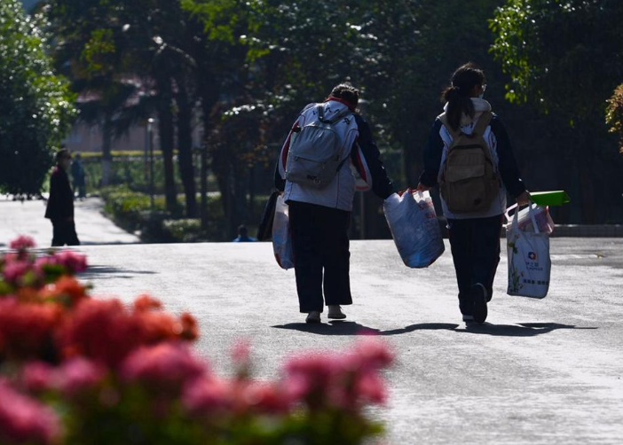 全国多地明确中小学开学时间，今年还有必要延迟开学时间吗？