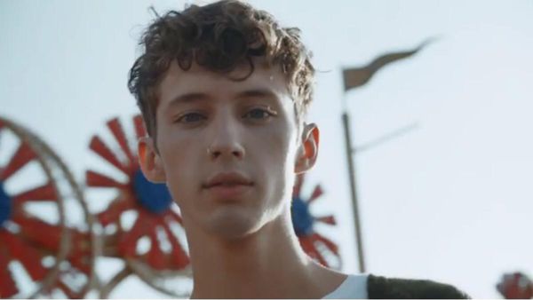 Troye sivan的Troye怎么读，要读音！！！