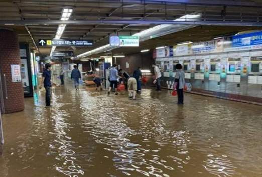 中日韩超长雨季将会持续多久，会不会影响人们出行？