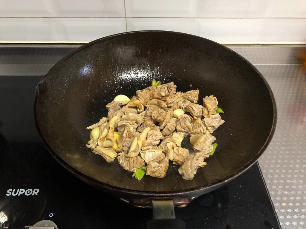 咖喱牛肉饭怎么做?