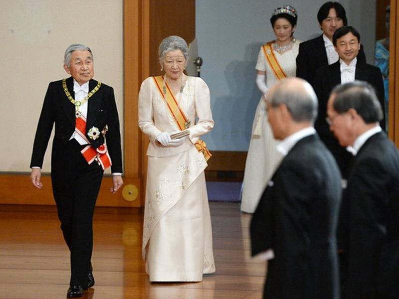 日本天皇将于何时退位？