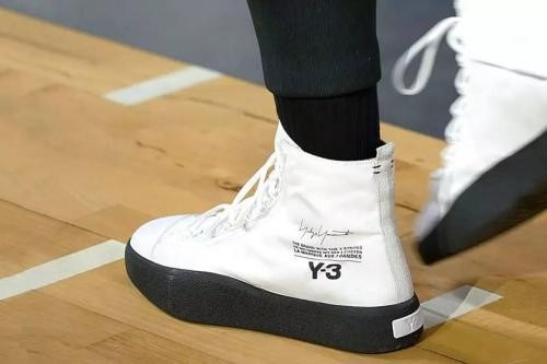 y-3是什么牌子