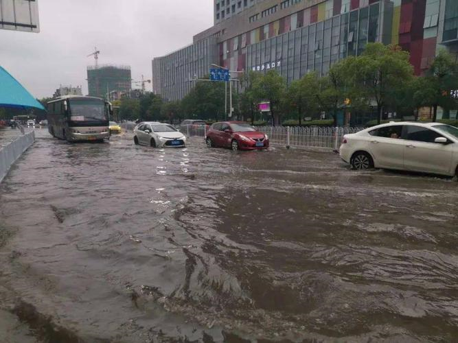 暴雨突袭徐州，七八十辆车遭遇“灭顶之灾”！车险会赔偿吗？