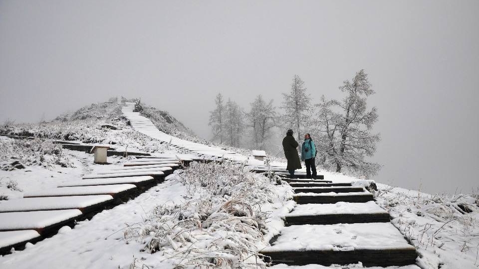 河南多景区飘起鹅毛大雪，今年河南下雪是否比往年早多了？